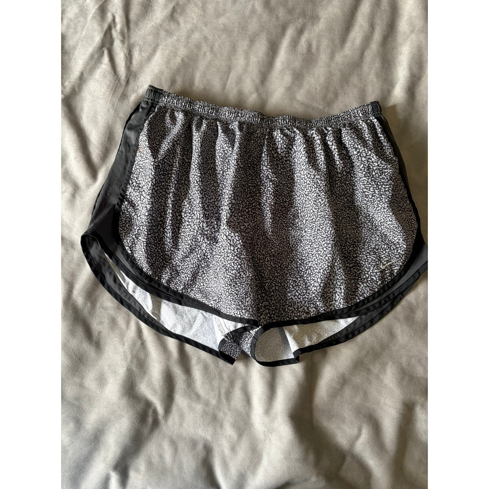 Nike Dri-FIT Running Shorts Womens 2X Black White Pebble Print Mesh Athletic